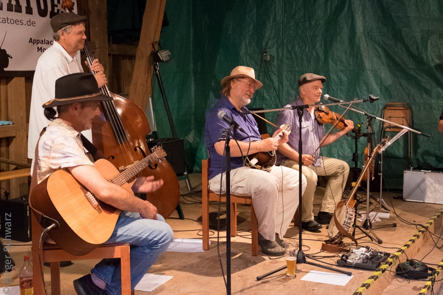 Die Ol`Potatoes spielen im Kirch-Cafè Meinerdingen.