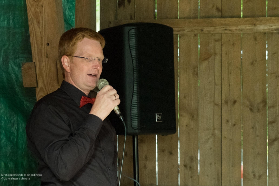 Die St.-Georg-Singers haben heute ein Konzert unter der Leitung von Henning Hebenbrock in der Kirch-Scheune der Kirchengemeinde Meinerdingen gegeben.