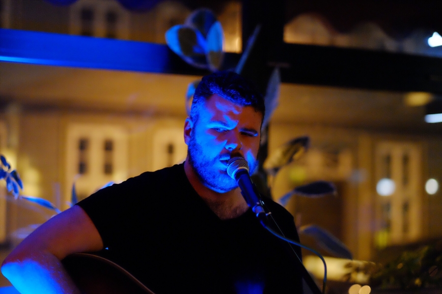 Konzert von Joey Ryan in der La Brasserie