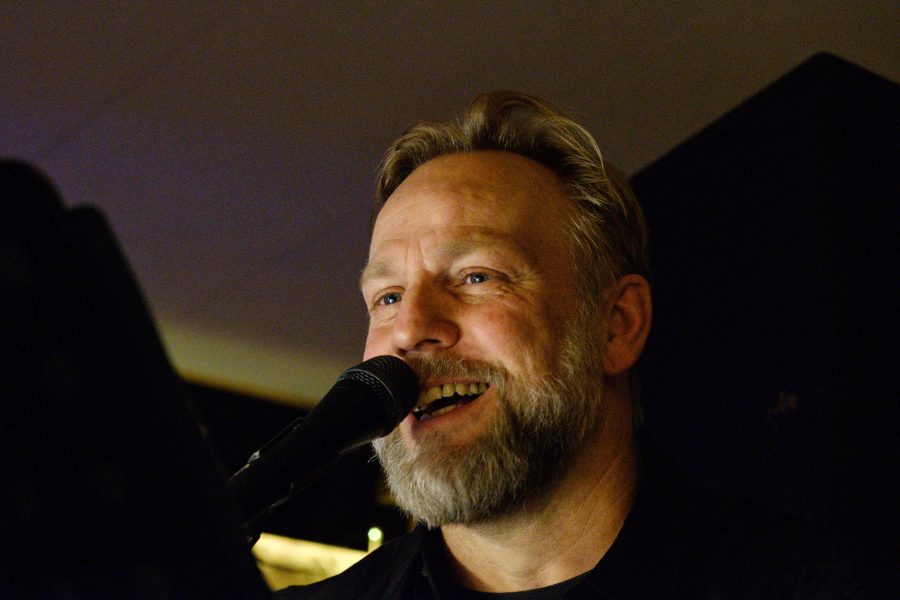 Benefizkonzert für Franziska Maifarth, die durch einen Unfall eine Querschnittslähmung zugezogen hat. Sie möchte aber Laufen trotz Querschnitt und dafür werden durch dieses Konzert Spenden gesammelt. Heiko Ebeling und Malte Kardel spielen einen Mix aus alten und neuen Stücken.